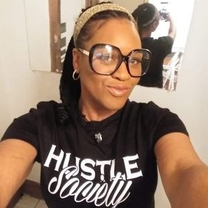 Meet your Posher, Carmaletta